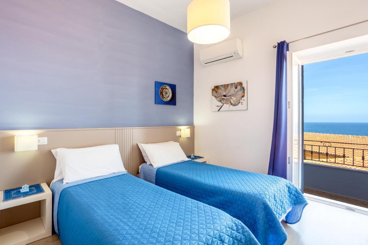 Appartamento Moderno Con Vista Mare กัสเตลซาร์โด ภายนอก รูปภาพ