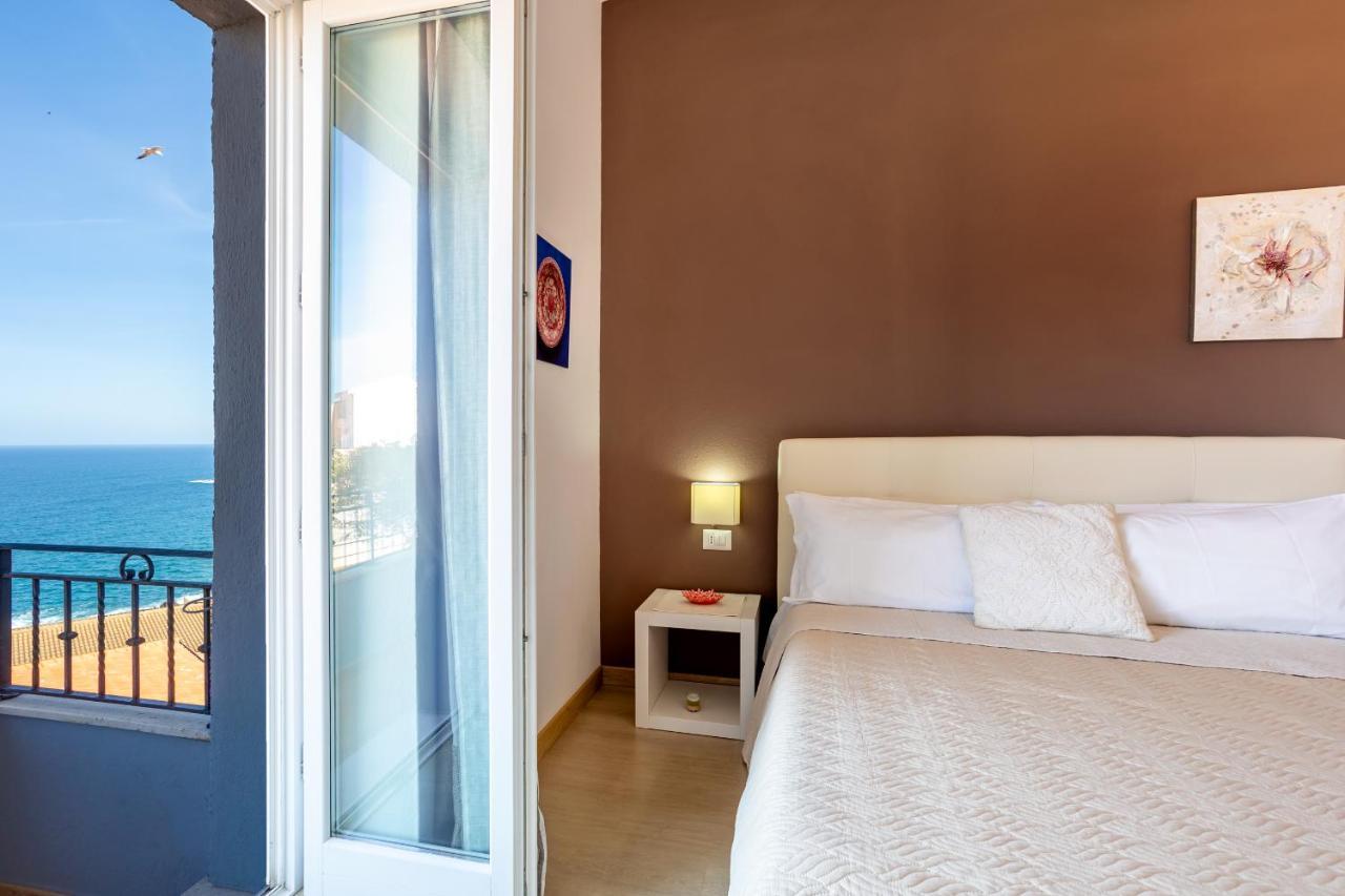 Appartamento Moderno Con Vista Mare กัสเตลซาร์โด ภายนอก รูปภาพ