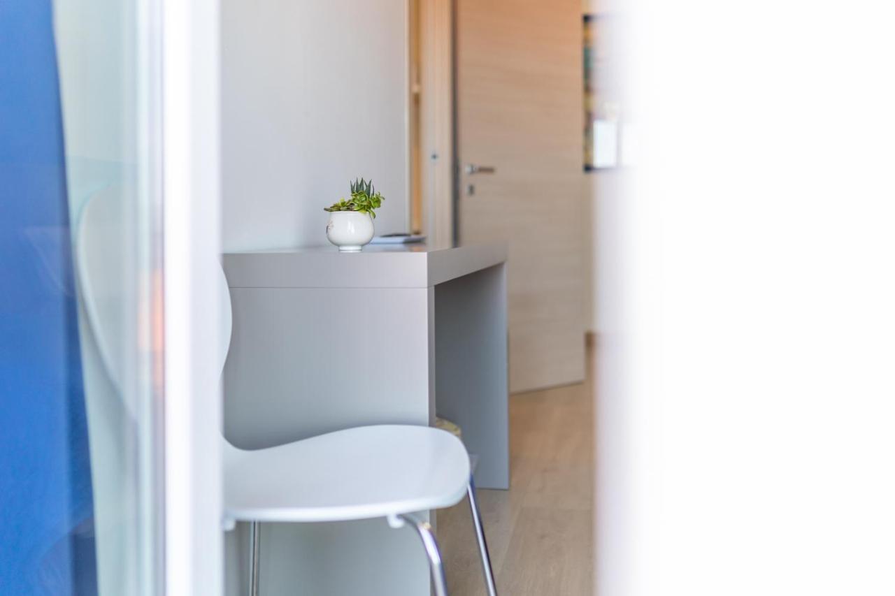 Appartamento Moderno Con Vista Mare กัสเตลซาร์โด ภายนอก รูปภาพ